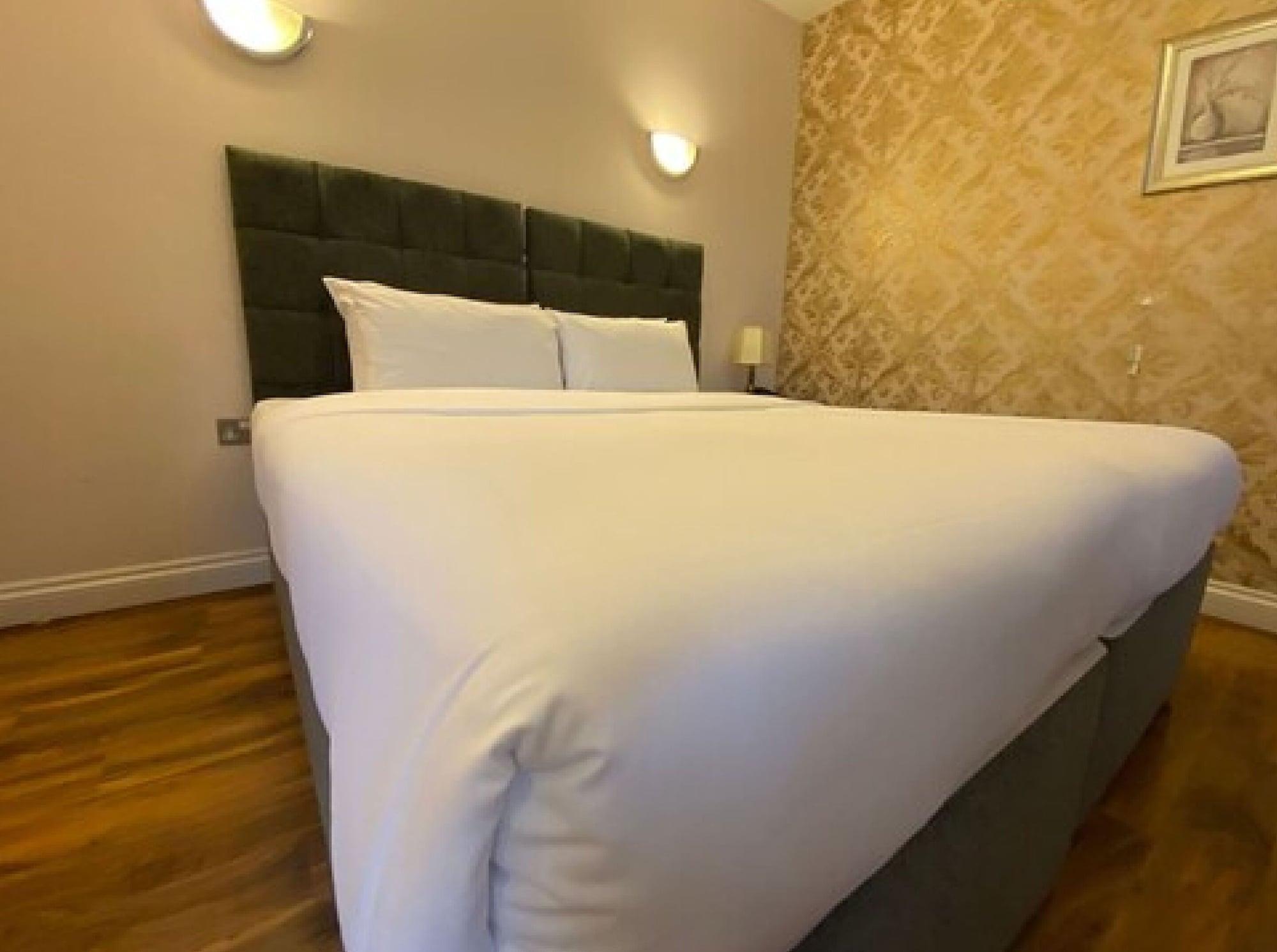 Baylis House Hotel سلوف المظهر الخارجي الصورة