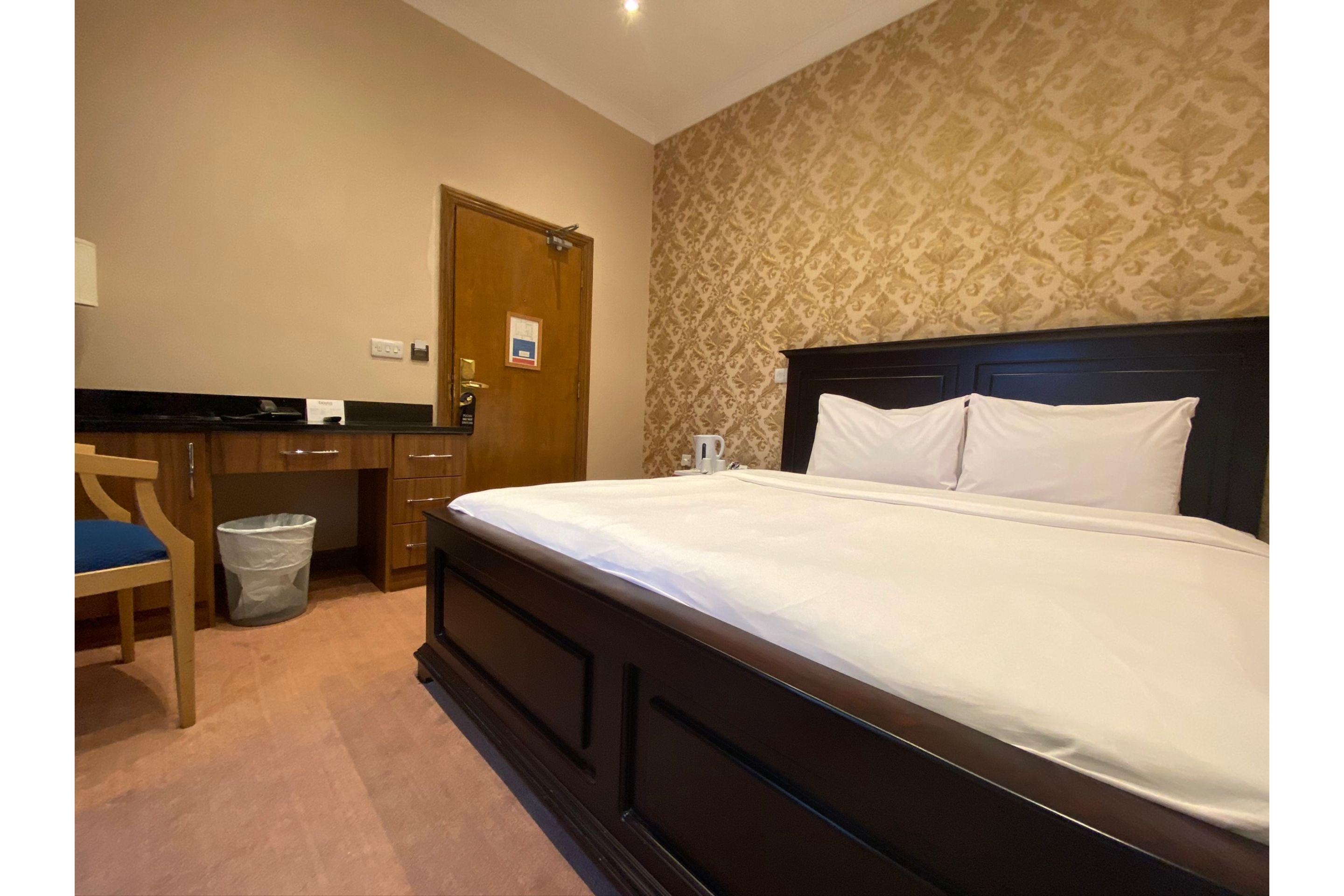 Baylis House Hotel سلوف المظهر الخارجي الصورة