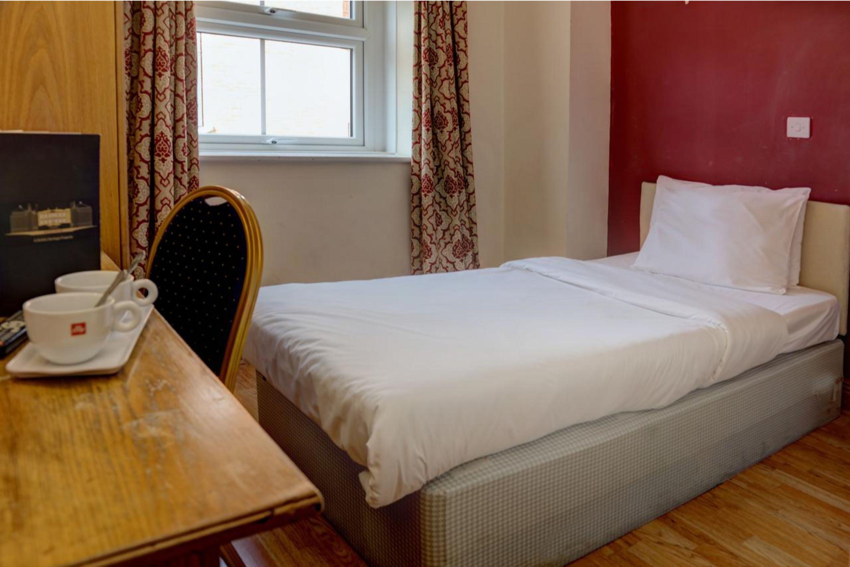 Baylis House Hotel سلوف المظهر الخارجي الصورة